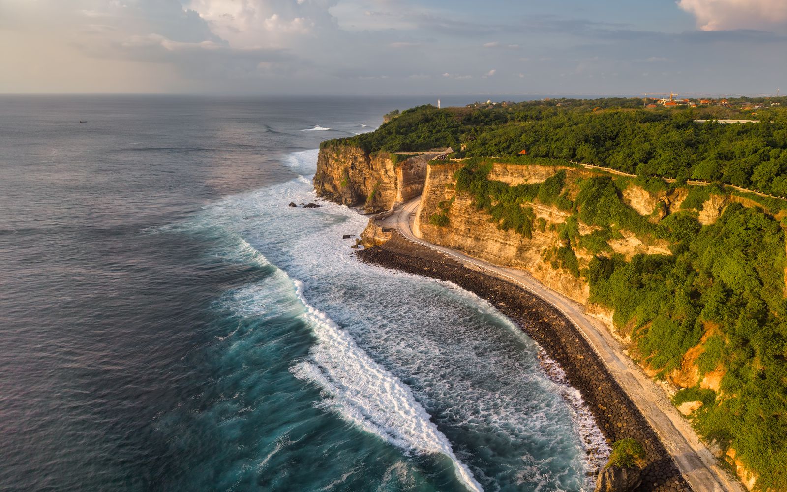 Comparison map showing Uluwatu and Pererenan locations in southern Bali