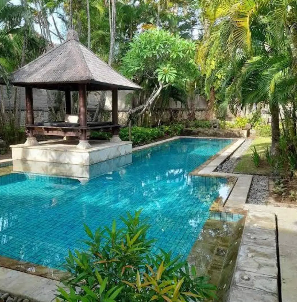 Beach Front Hotel The Royal Seminyak