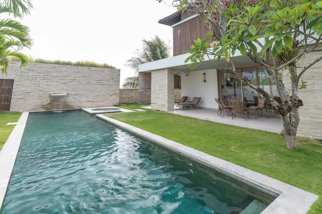 Tranquil Elegance: Luxurious Villa in the Heart of Cemagi