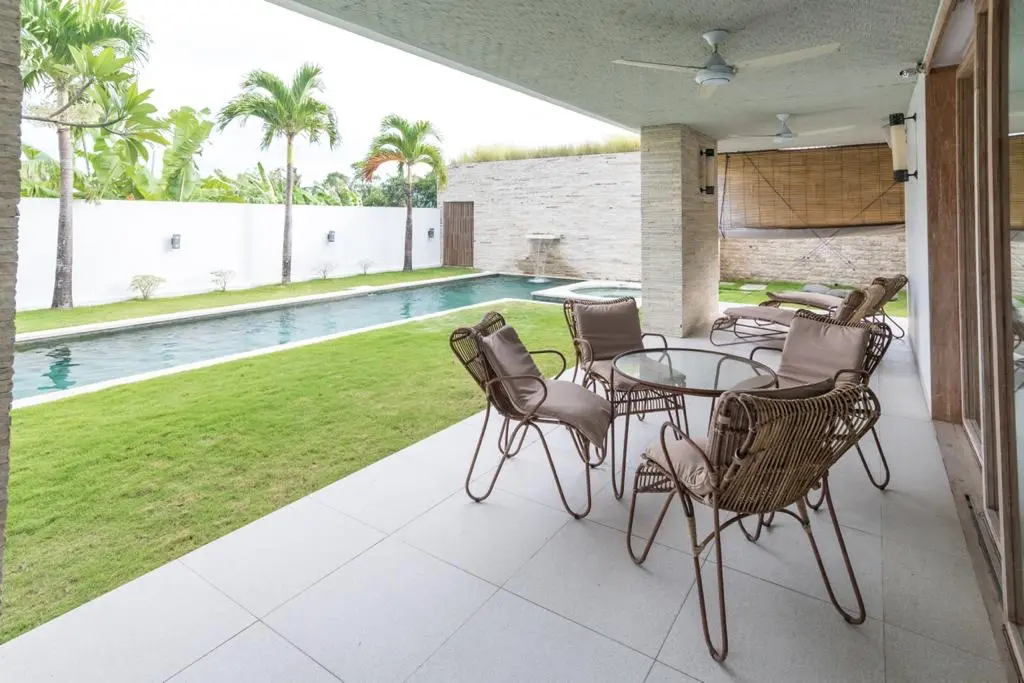 Tranquil Elegance: Luxurious Villa in the Heart of Cemagi