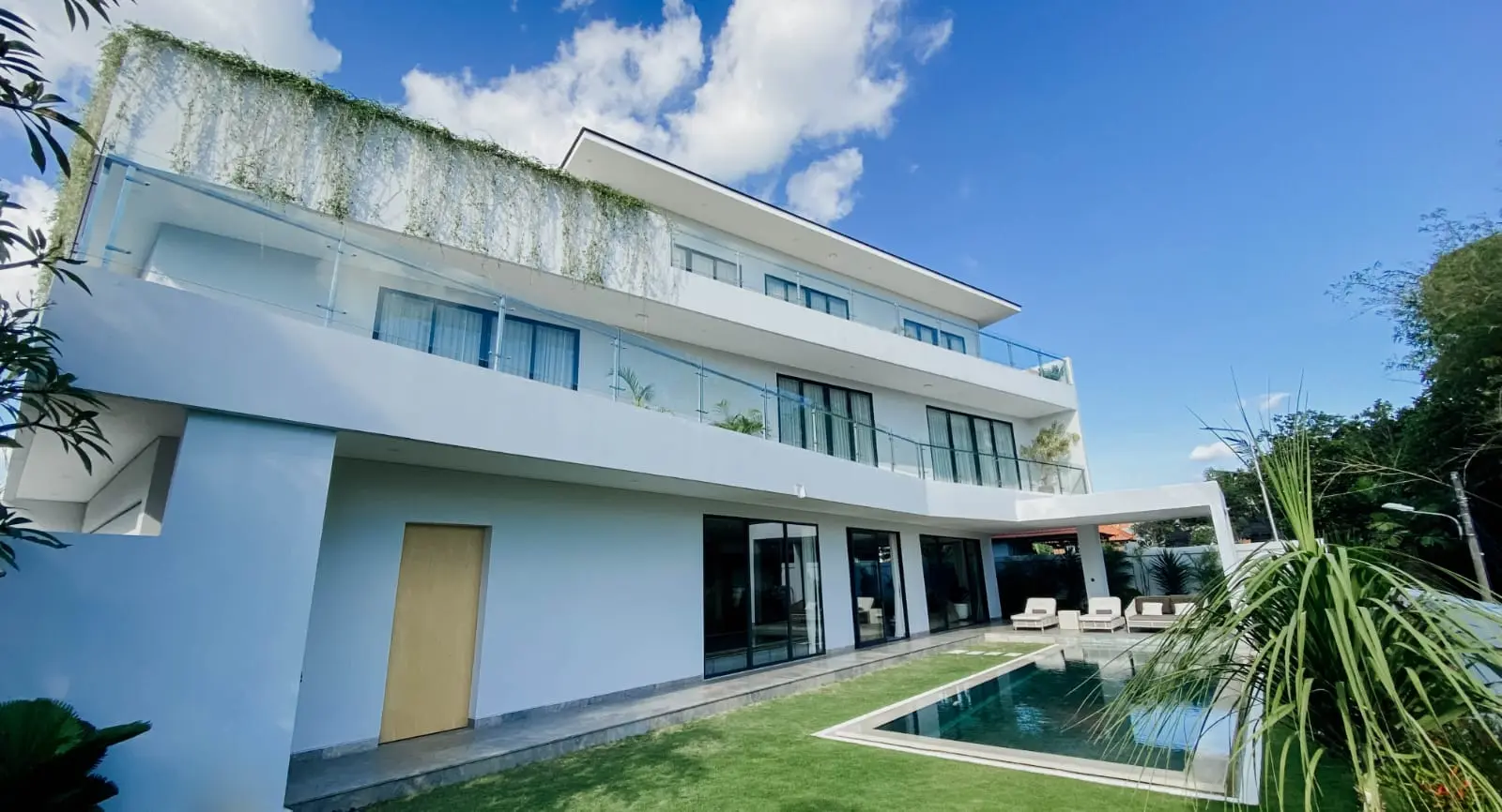 Luxury Villa With Rice Field & Sunset Views In Pererenan