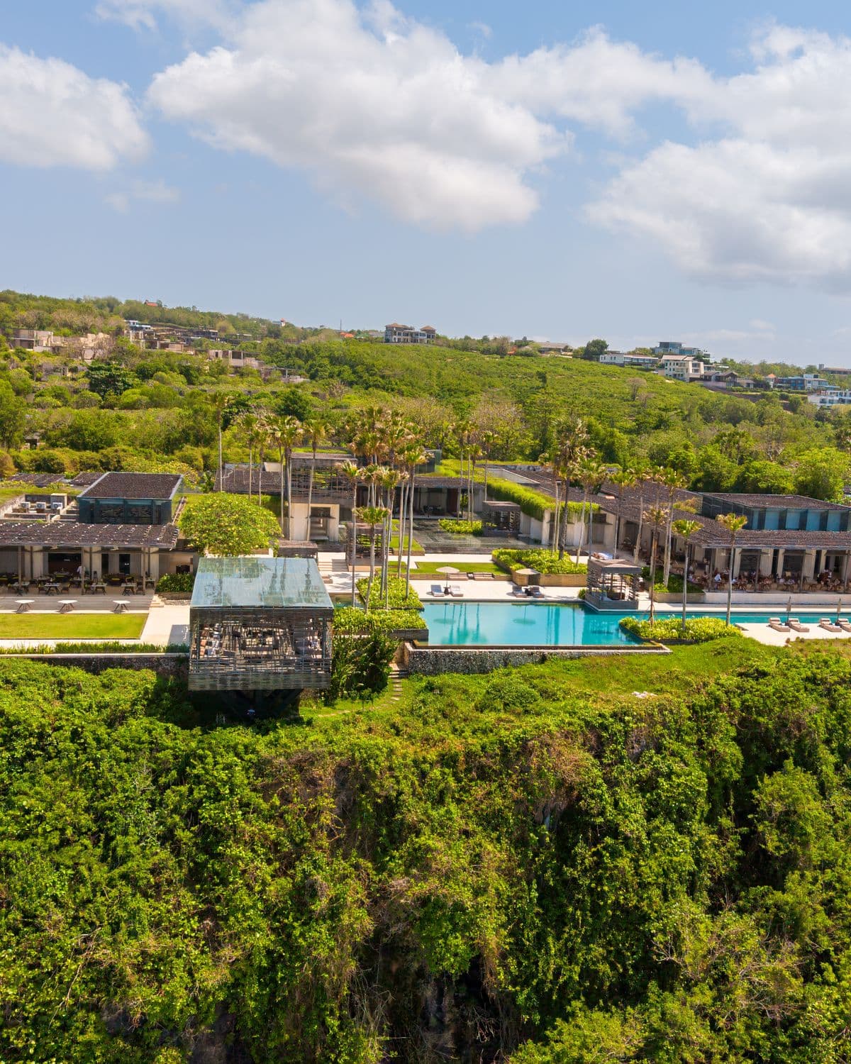 Clifftop villa and pool above the ocean in Bali
